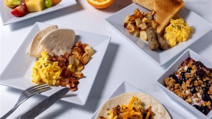 What breakfast does yogis have?