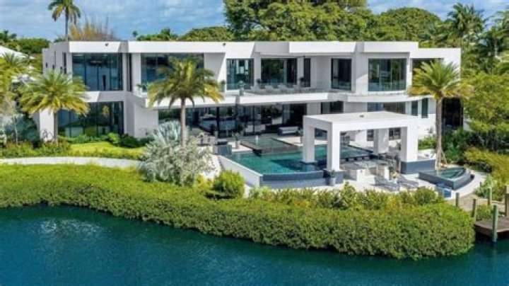 What city has the most expensive houses in the US?