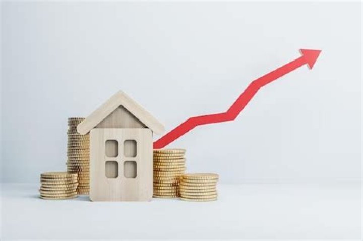 What color house has the highest resale value?