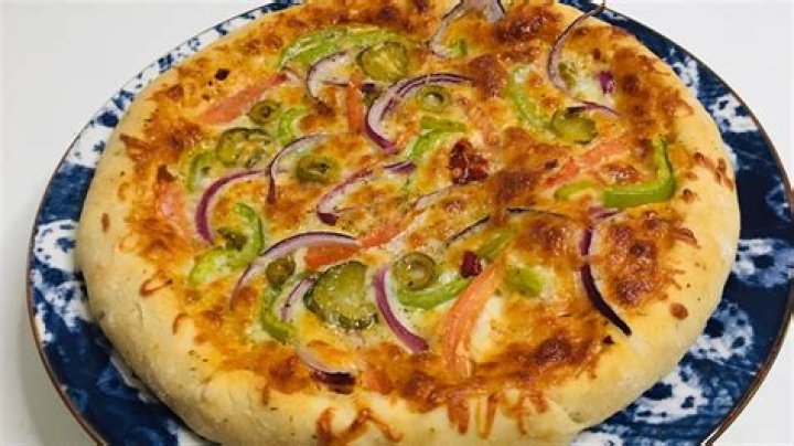 What country puts mayo on pizza?
