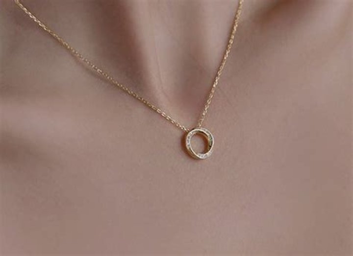 What does an eternity necklace mean?