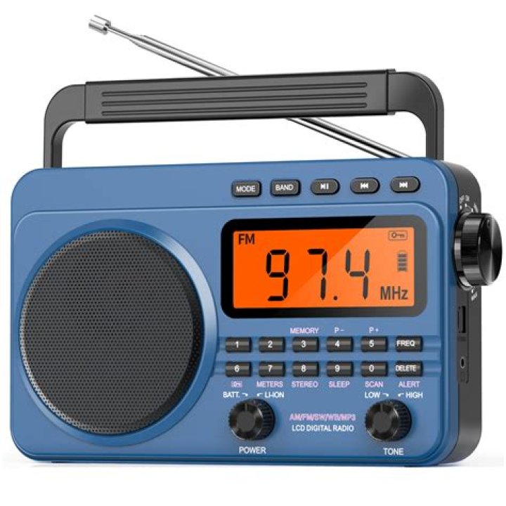 What is better FM or AM?