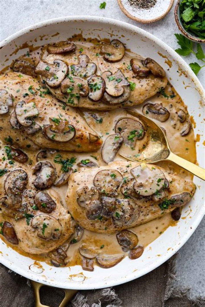 What is Chicken Marsala sauce made of?