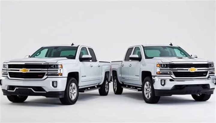 What is the difference between Chevy LT and RST?