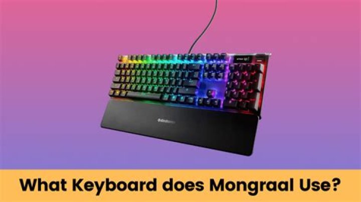 What keyboard and mouse does Mongraal use?