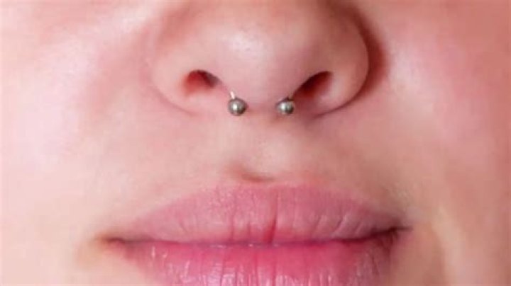 What side should females get their nose pierced?