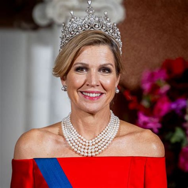 What size is Queen Maxima?