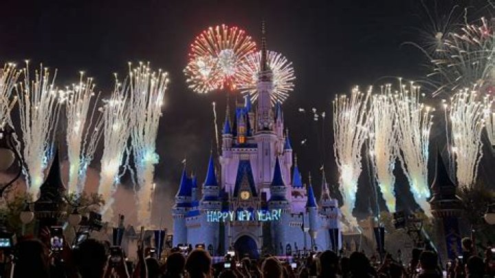 What time are Magic Kingdom fireworks?