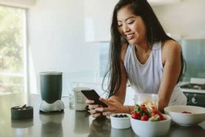 When dating do you text everyday?