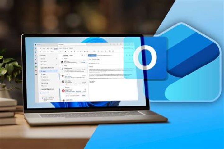 Which is better Yahoo or Outlook?