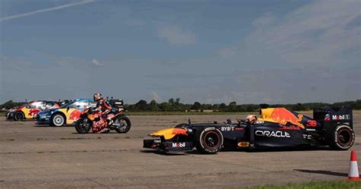 Which is faster MotoGP or F1?