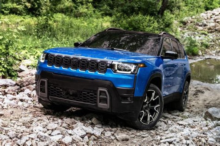 Which Jeep Cherokee can tow 4500 lbs?