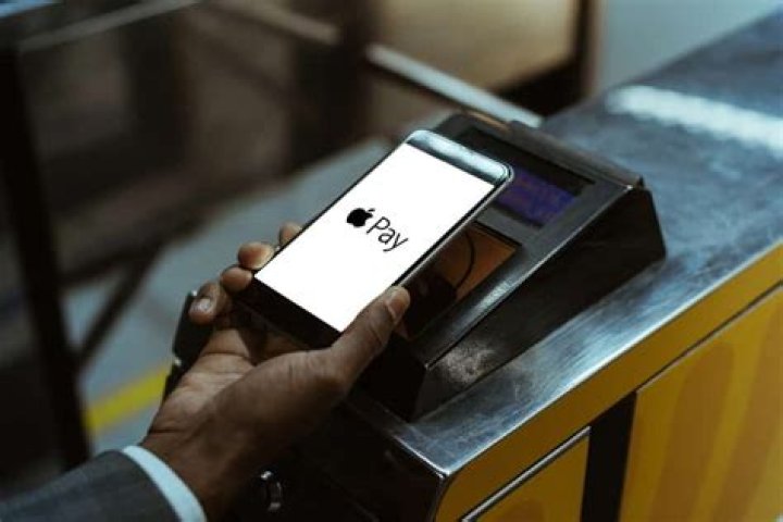 Who accepts Apple Pay?