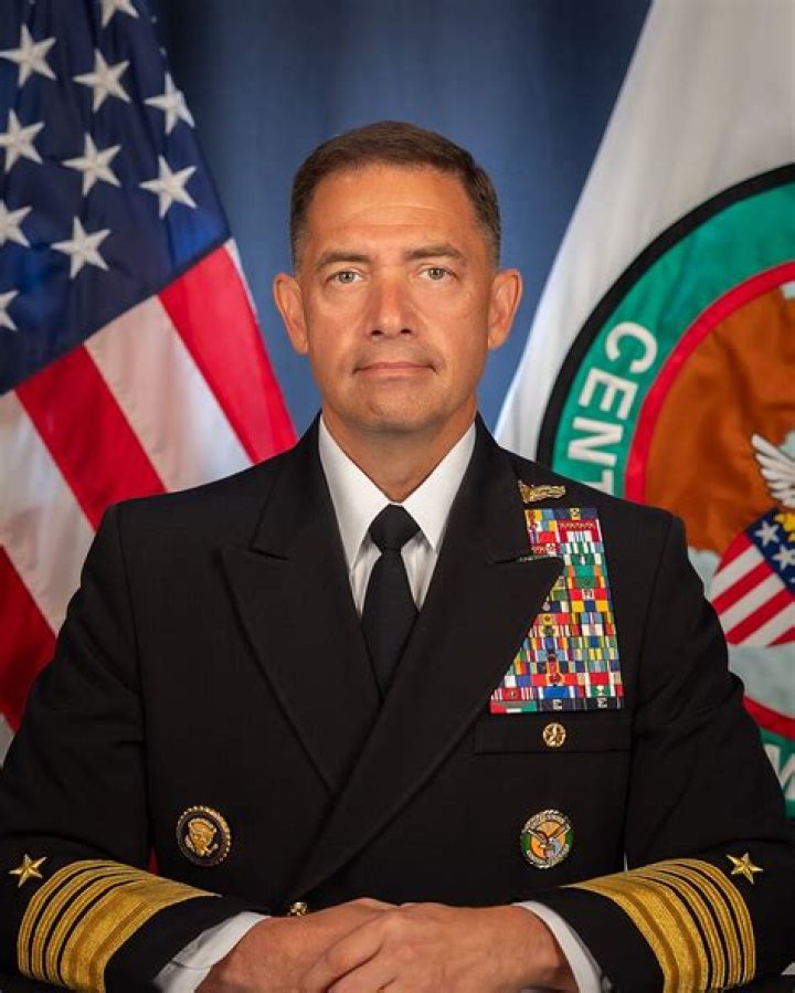 Who is the commander after Hange?