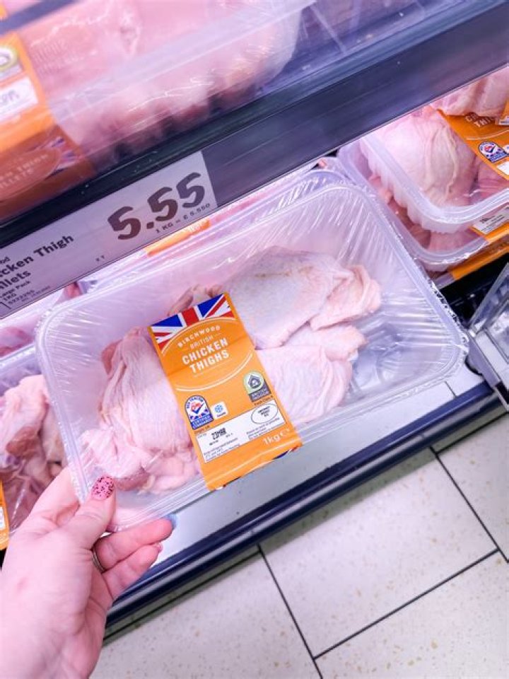Who supplies Lidl chicken?