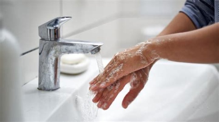Why are some people's hands cold and others warm?
