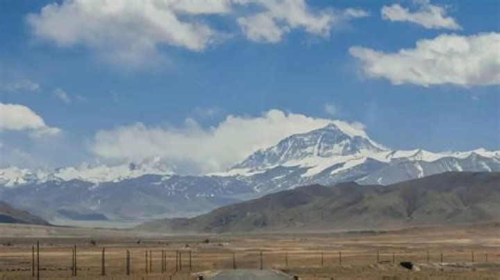 Why do planes not fly over Tibet?